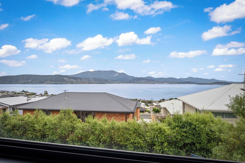 4 Bedroom House - Gorgeous View