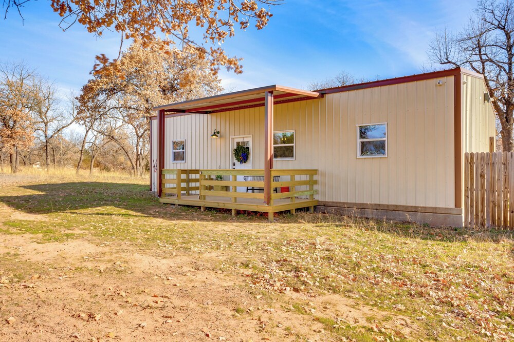 4 Mi to Lazy E Arena: Horse Lover's Haven w/ Grill