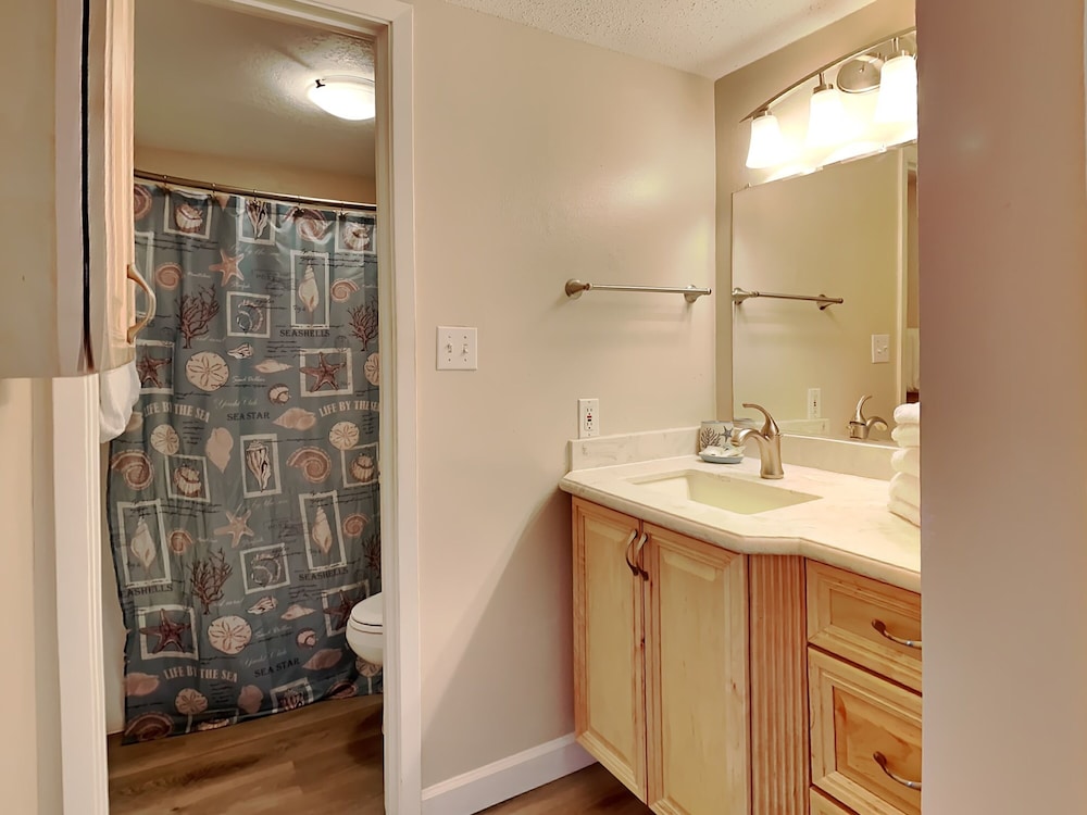 Emerald Isle Fort Walton Beach by Southern Vacation Rentals