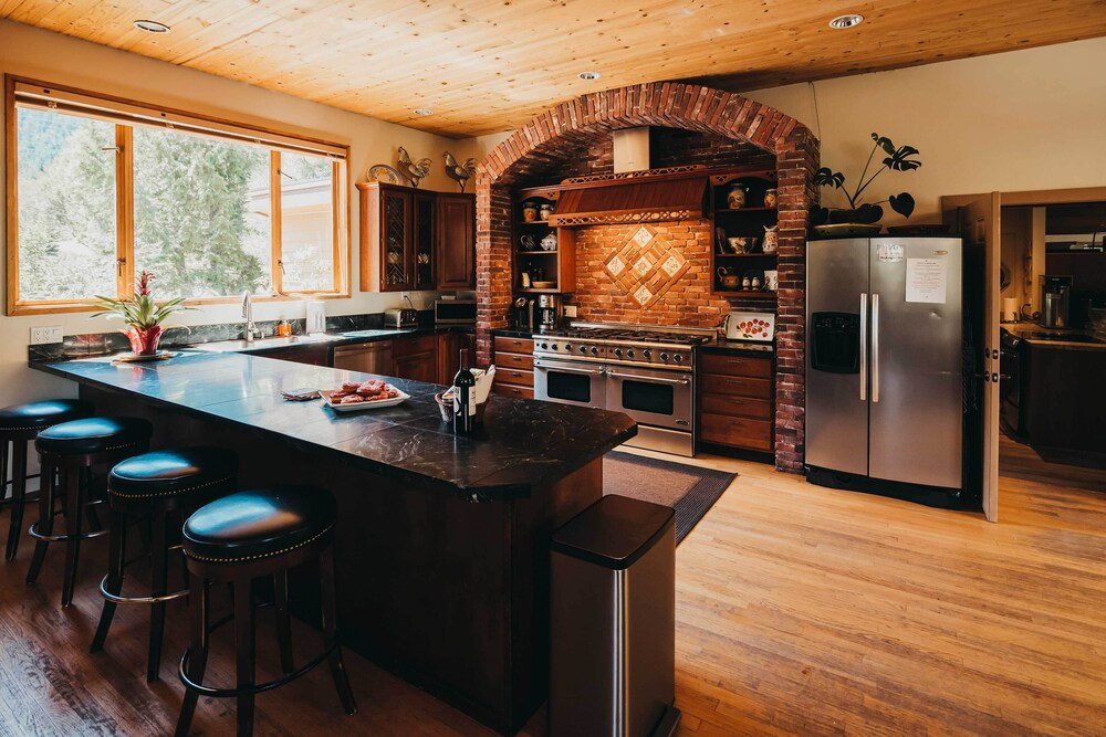 'big House Lodge' - Cle Elum Retreat on 8 Acres! - Property Image 28