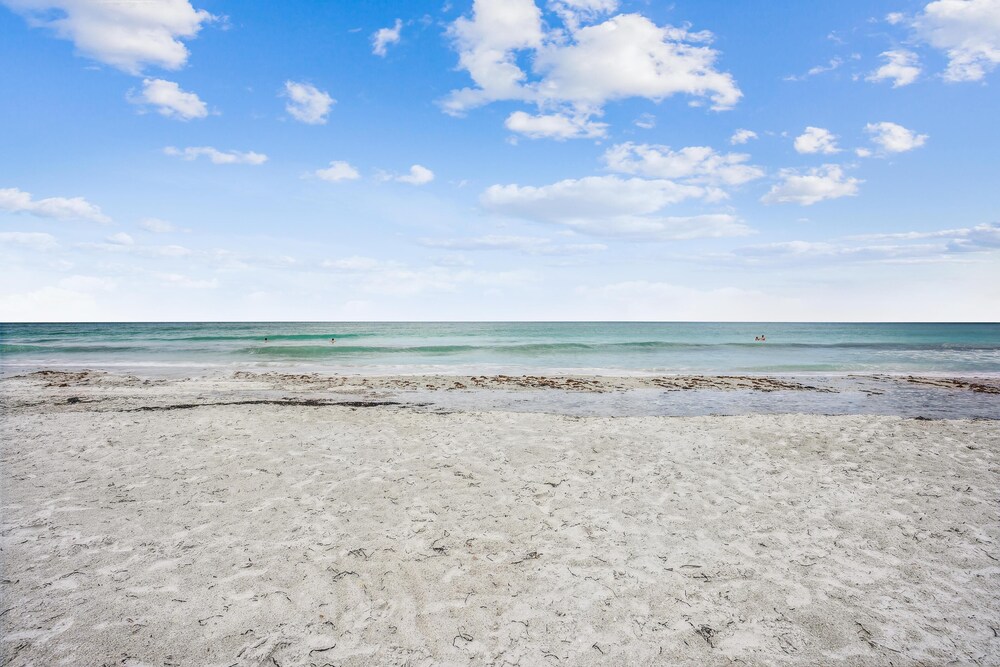 Pelican Pointe 2C
