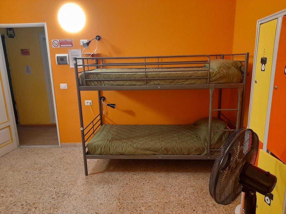 Pisa Train Station Hostel photo 5
