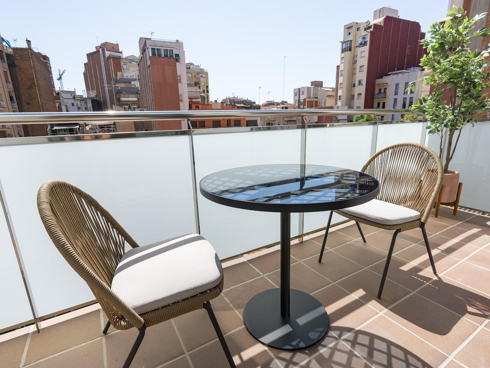 Limehome Barcelona Carrer de Besalú 82