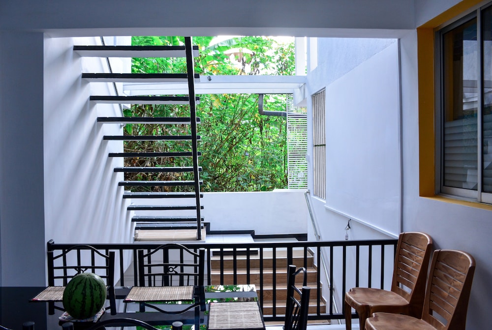 Ceylon Saradiel view 4