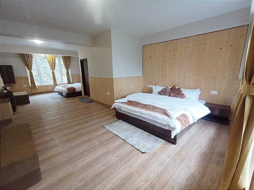 FLORET RESORT LACHUNG