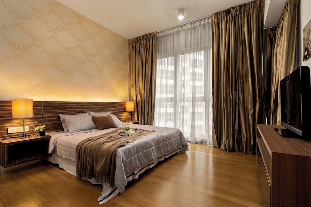 NaiBnB @ Regalia Residence