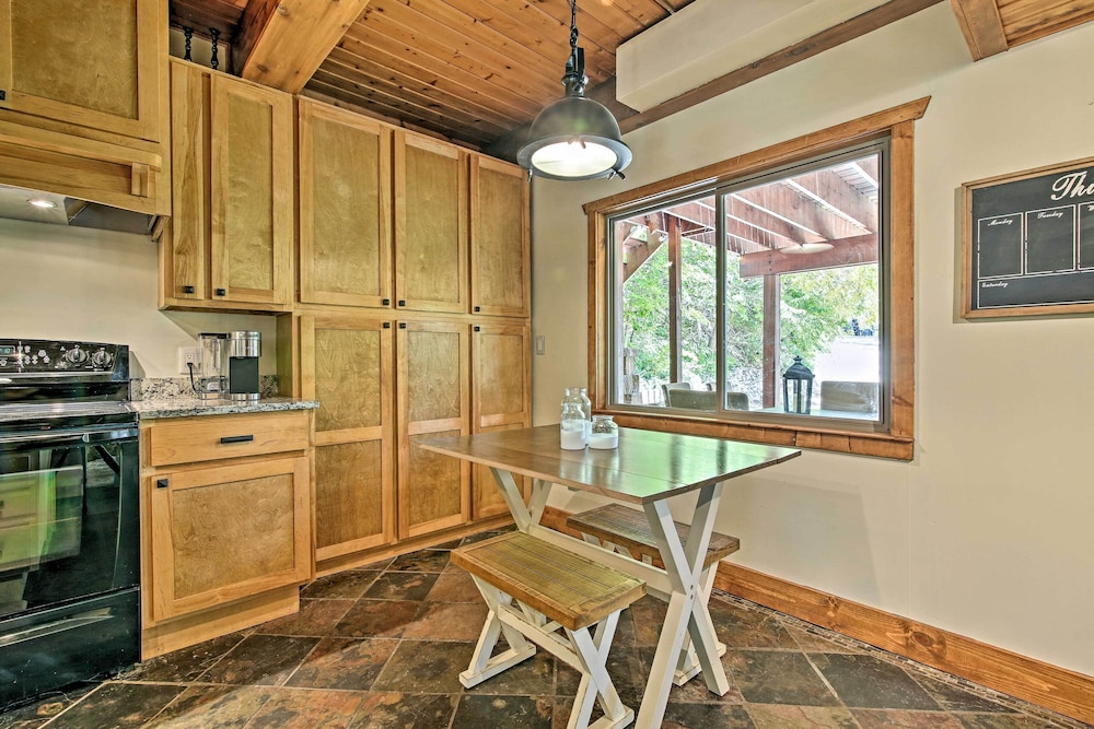 New York City Vacations - Walk to Tuttle Creek Lake: Secluded Scenic Retreat - Property Image 24