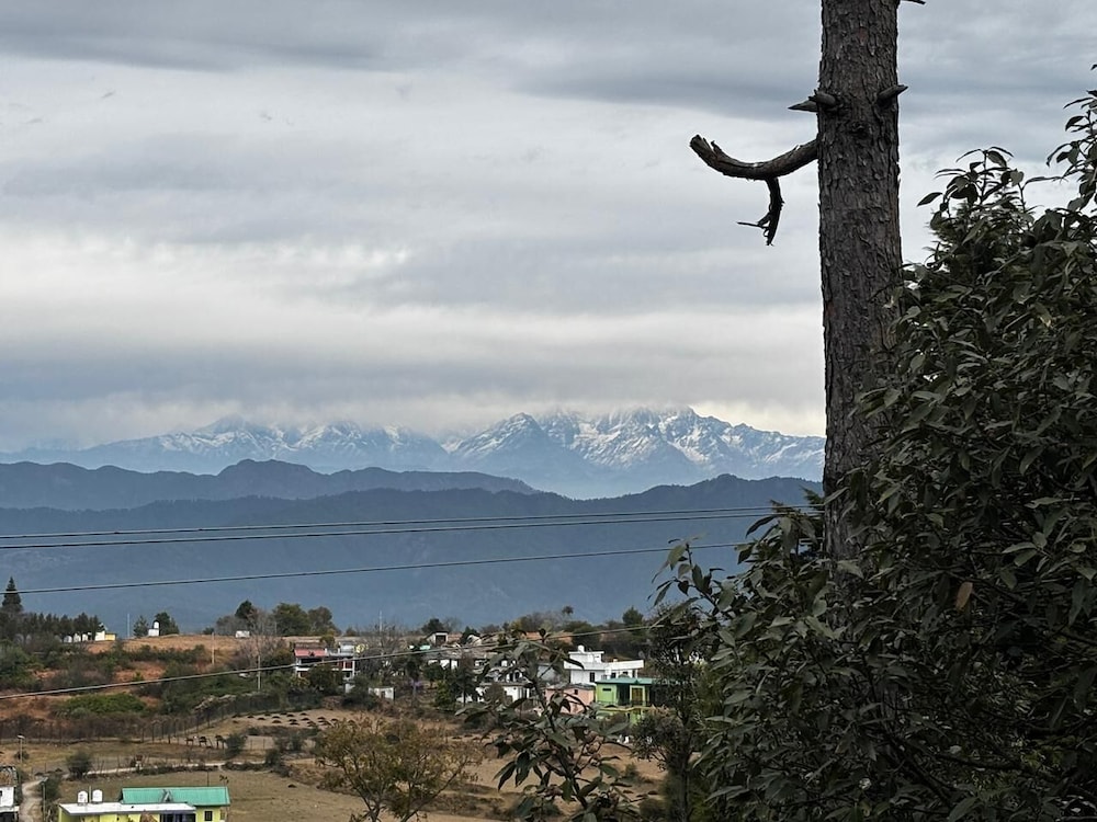 Hotel Kaafal Cottage Ranikhet