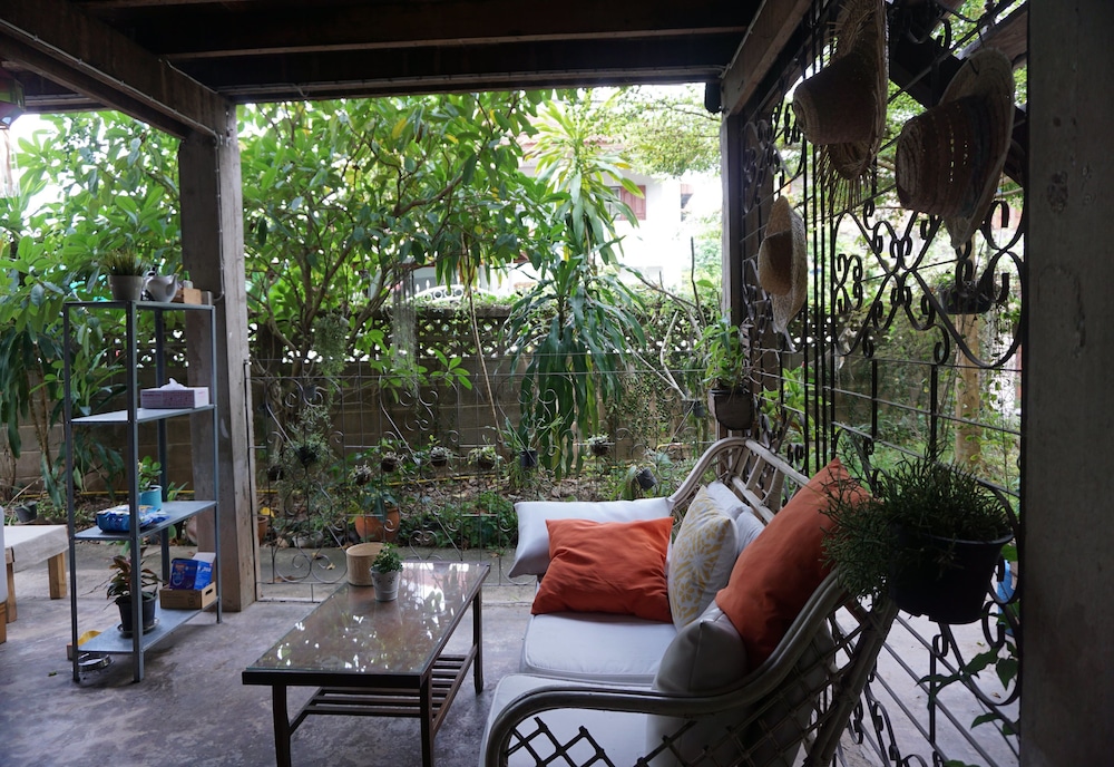 Kaampuju Cafe and Rooms