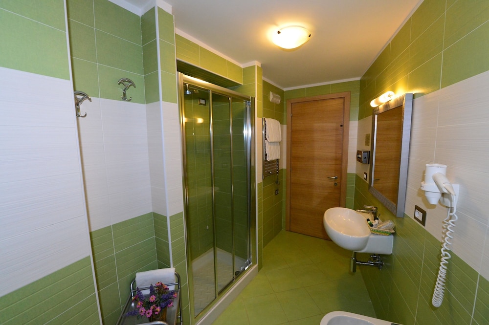 Photo 28