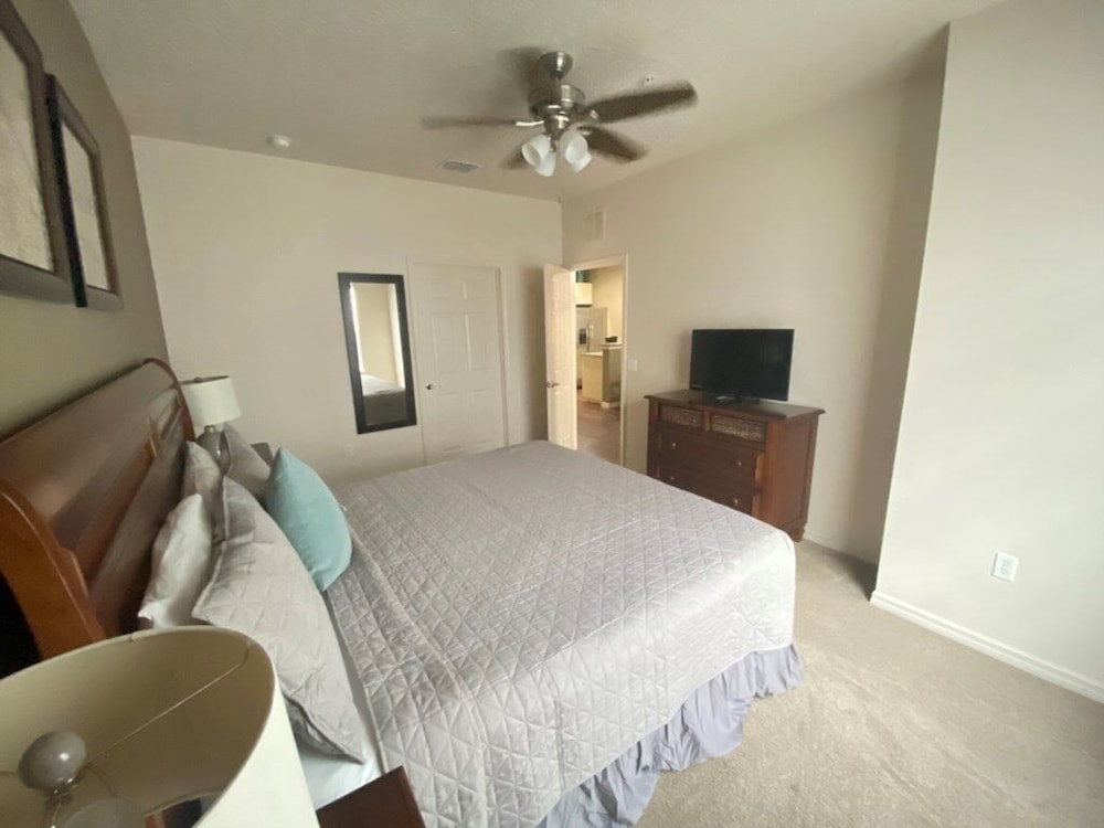 Family Retreat 3 Miles To Disney & Attractions 3 Bedroom Townhouse