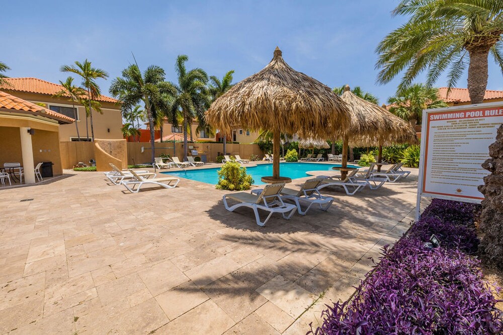 Upscale Gated Community Oasis Close to the Beach
