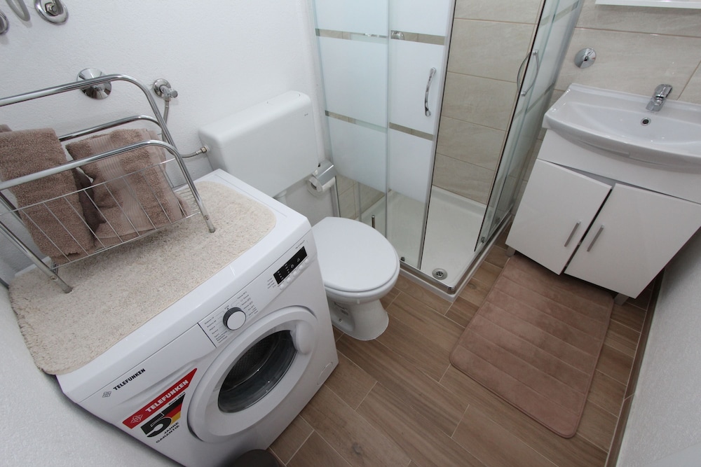 Photo 18