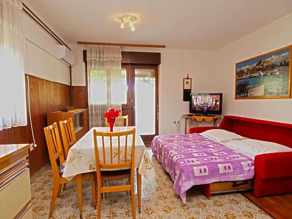 Apartment 390 view 2
