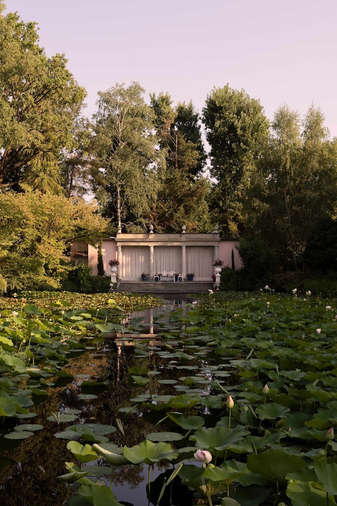 Tranquil 1BR Villa in Revislate