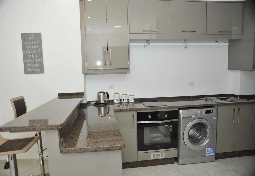 Amazing one Bedroom Apartment in Amman, Elwebdah 2 view 5