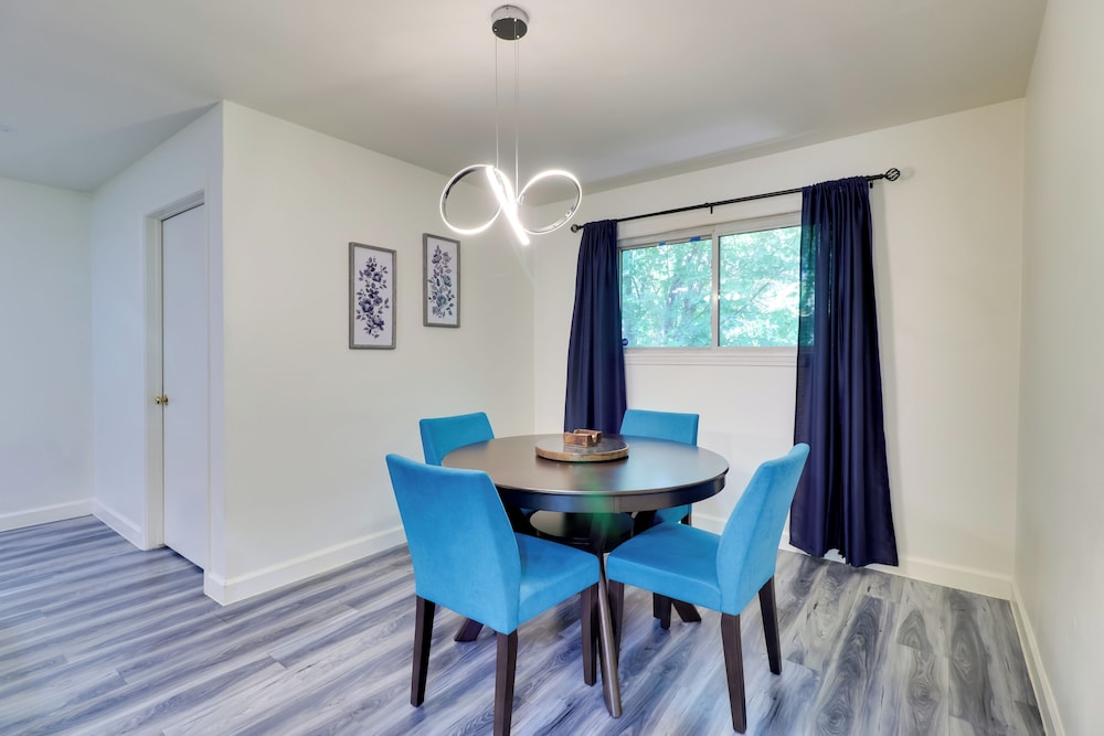 1 Mi to Dtwn + Fenced Yard: Georgetown Getaway!