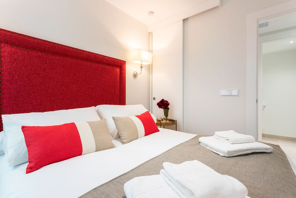 Unbeatable Location one Step Away From the Cathedral 3 Bd Apart Cabildo V — Seville photo 3