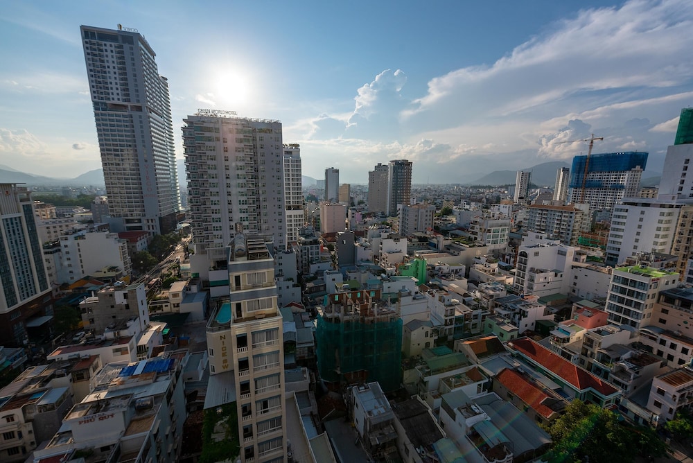 Lahome Retreats' Nha Trang Bay Apartments view 4