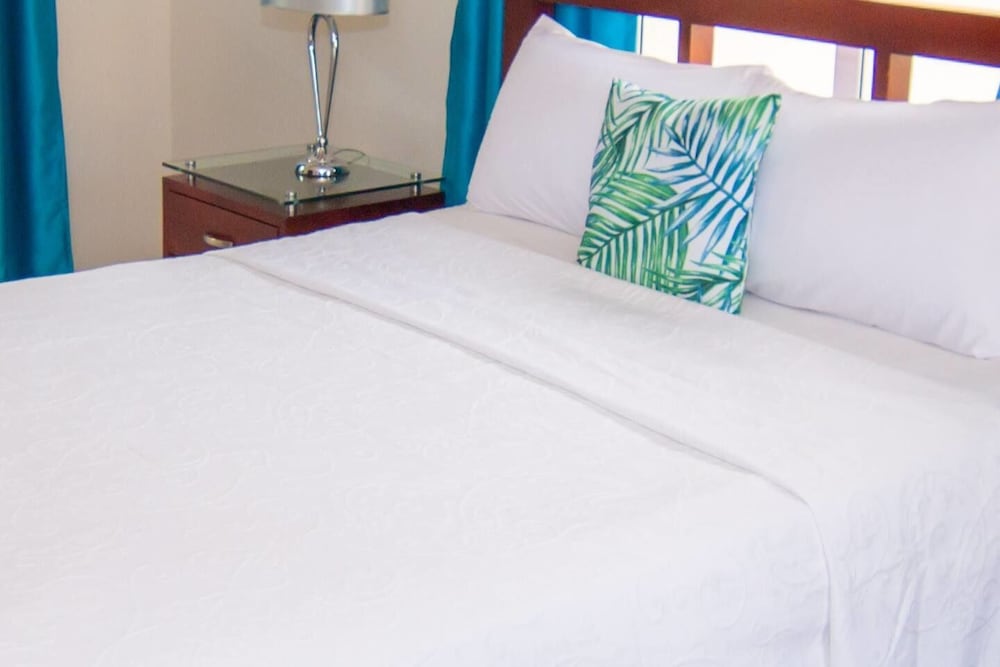 Privacy and Comfort Luxury 6 Bedroom Villa view 2