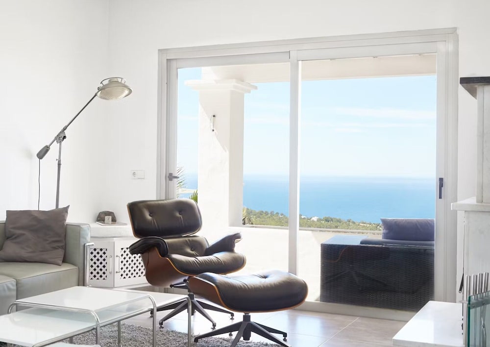 Beautiful Villa With sea Views