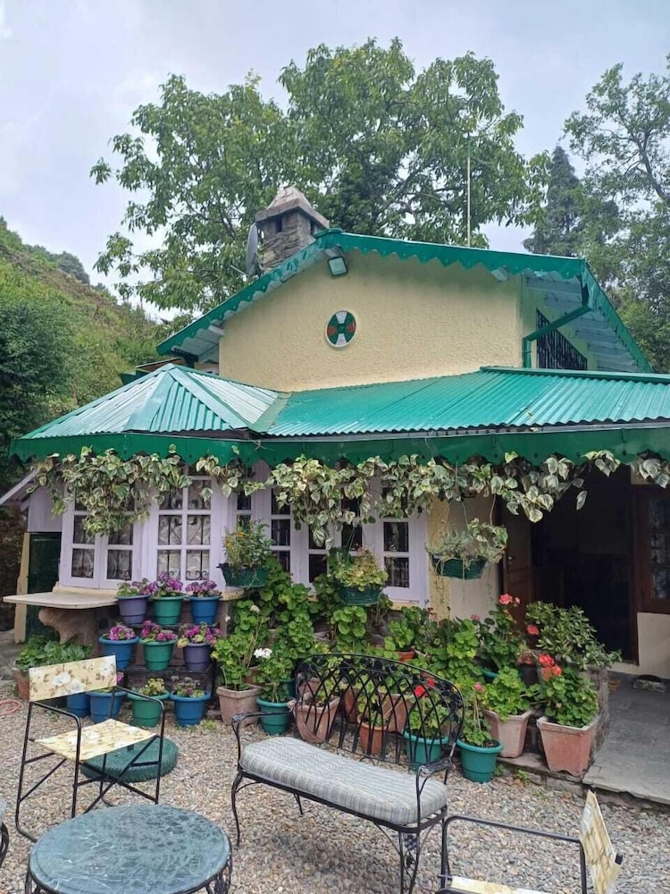 Rosastays Nainital