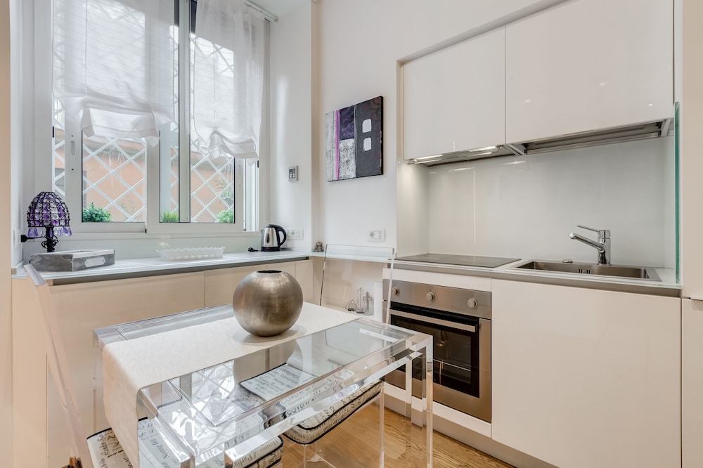 Rental in Rome Prati Suite