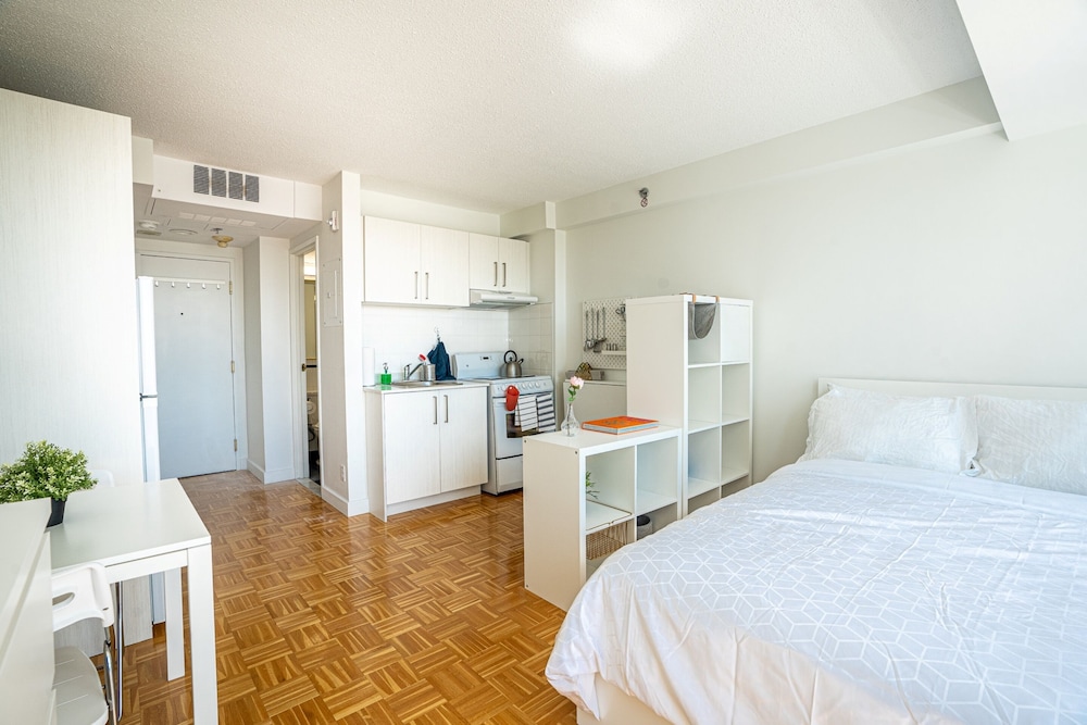 Elegant Studios and Apartments Montreal