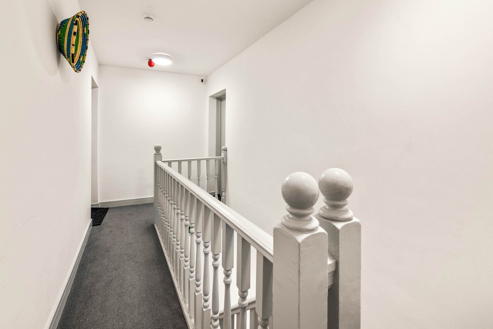 1 Bdr Modern Living in The Old Bank Hse