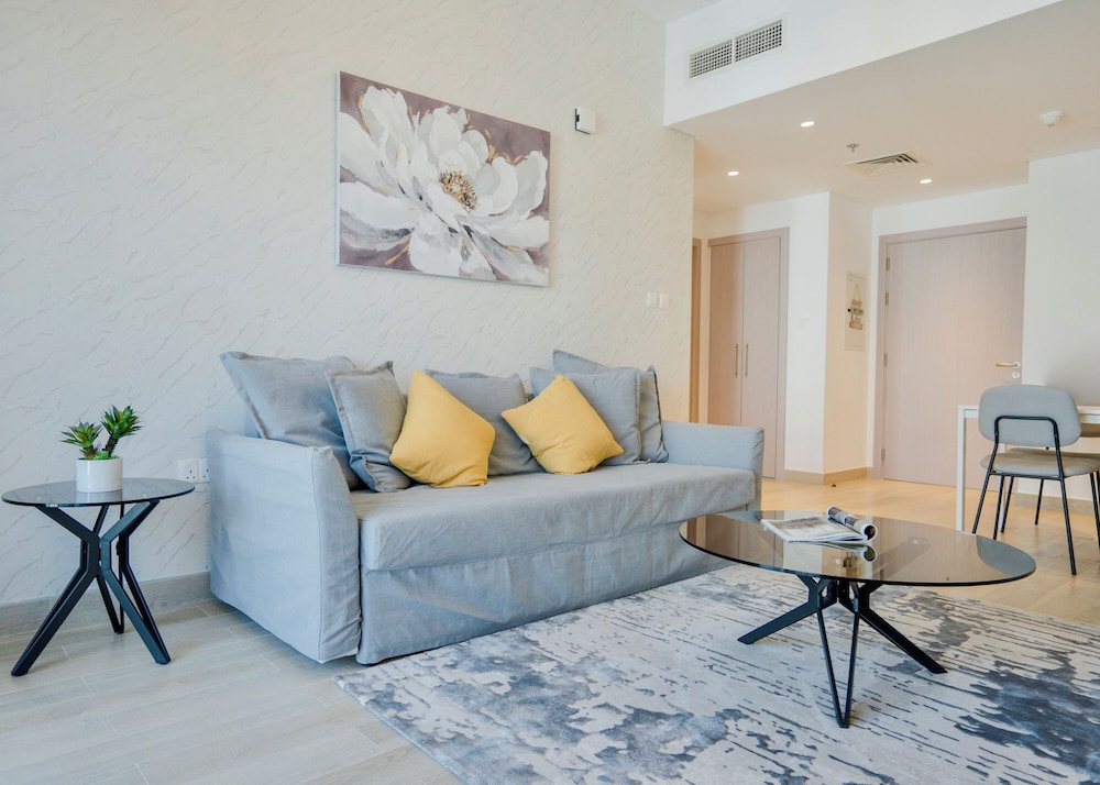 Maison Privee - Modern Yas Island Escape w/ Peaceful Canal Views