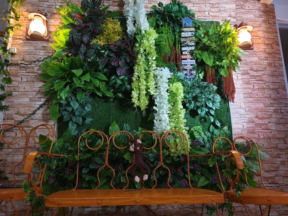 Cebu Vacations - GardenPod Hostel  Cafe - Property Image 1