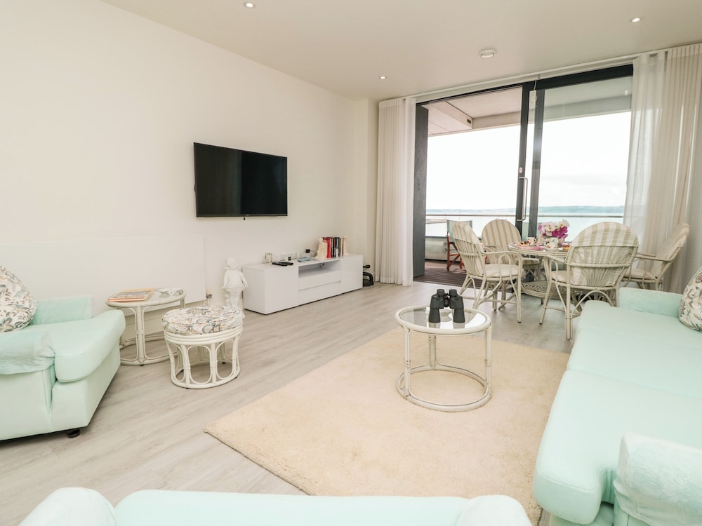 Apartment 20 Summer Place