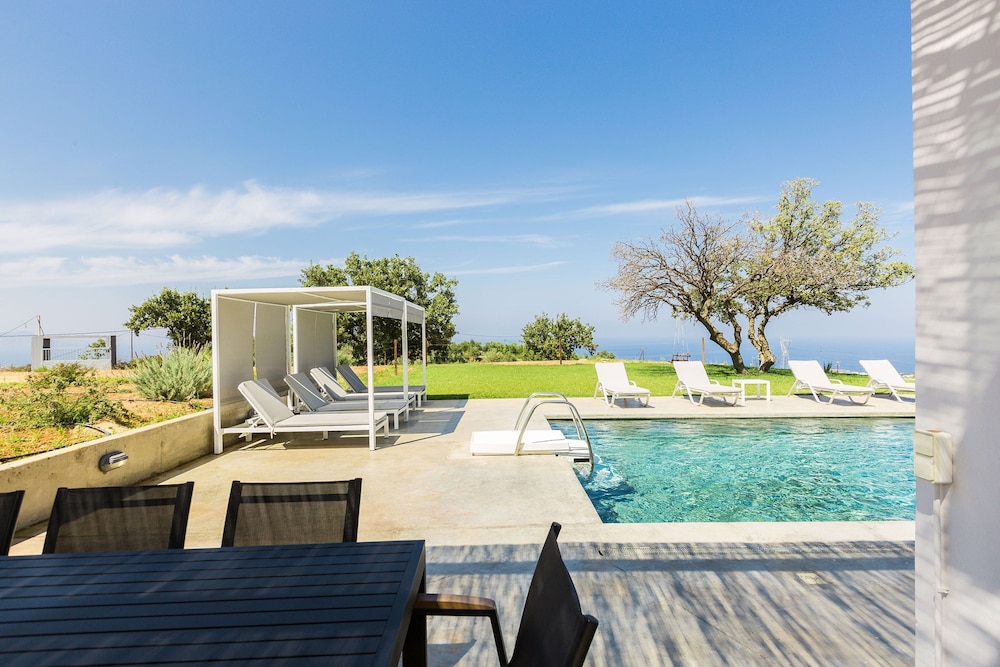 Villa O2 - With Private Heated Pool view 3
