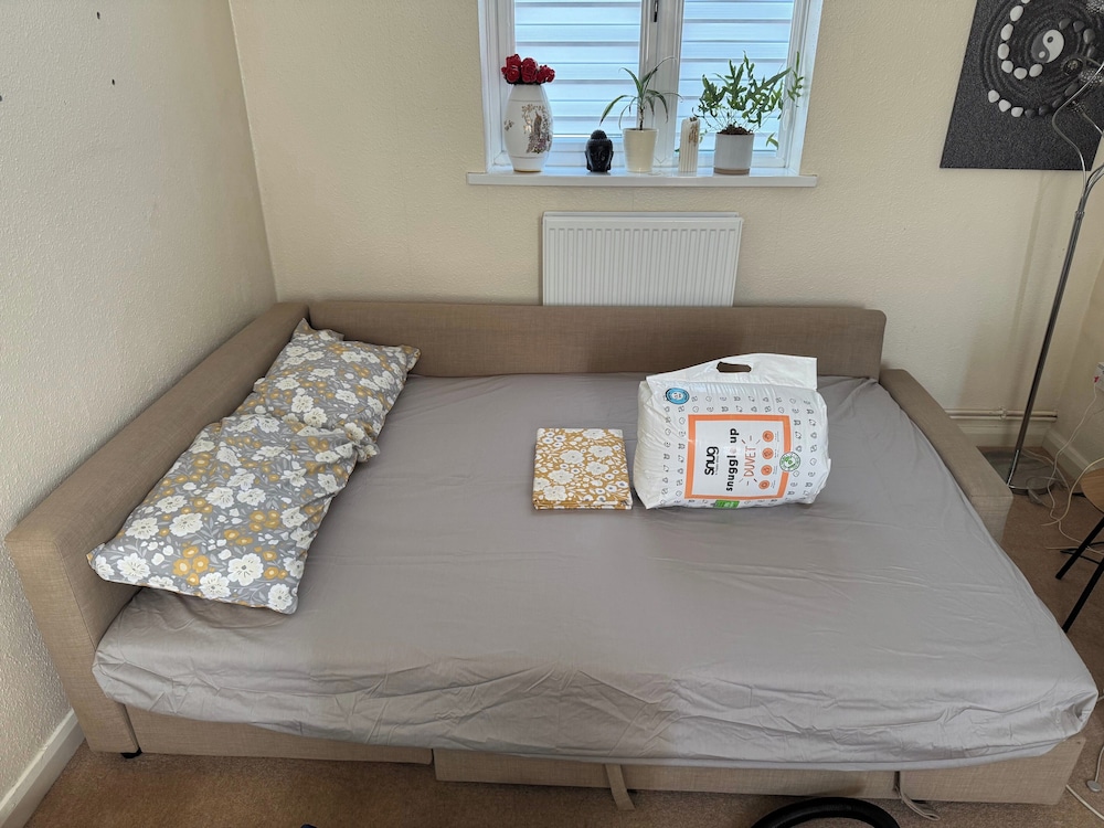 Charming Reading Garden House Pet Friendly