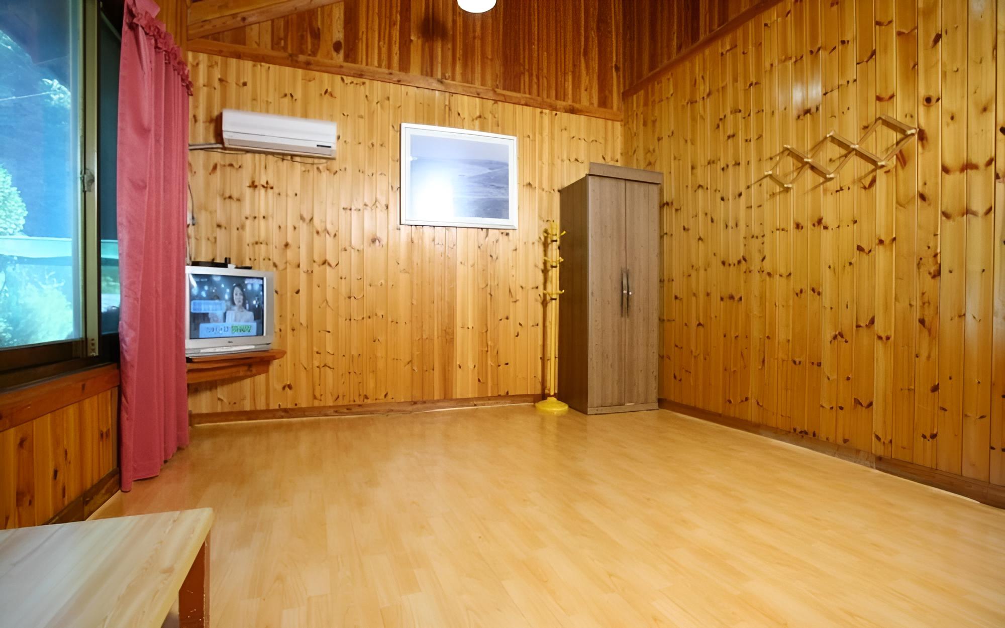 Gapyeong Kalbongsan Caravan Pension view 4