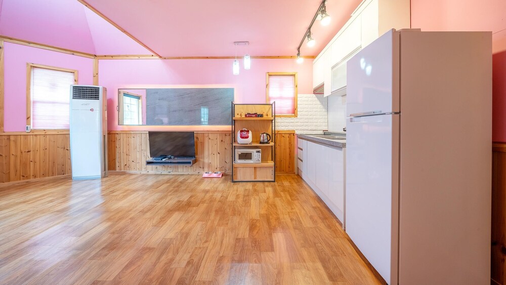Chuncheon Namiseom pet Friendly Pension