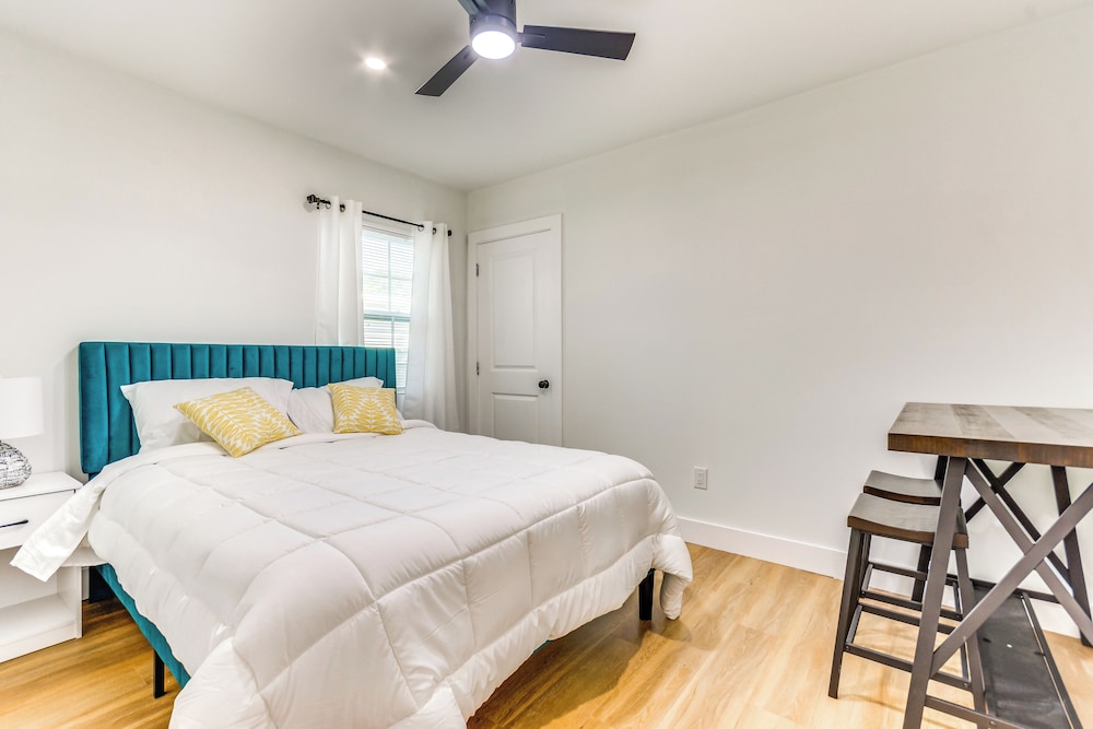 3 Mi to Dtwn Entertainment: Pensacola Family Home!