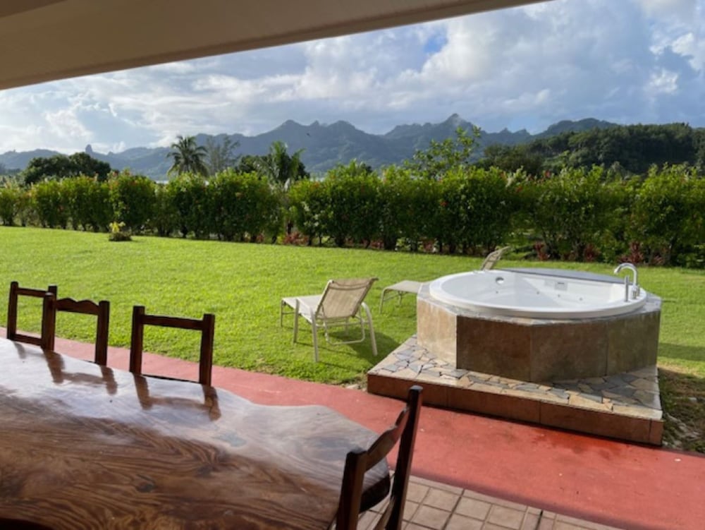 Huahine - Maroe Villa One
