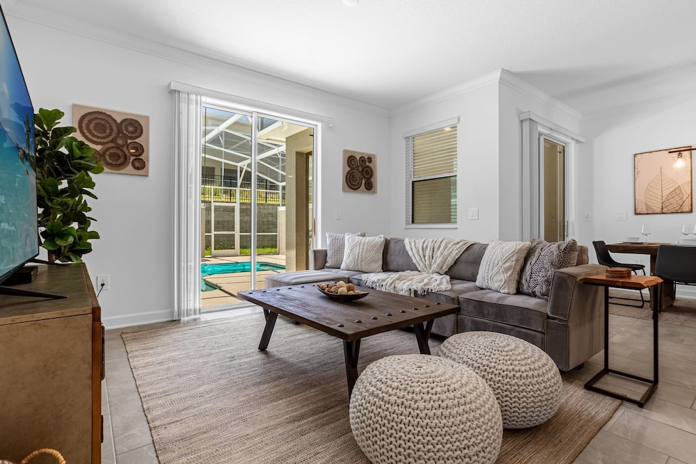 Upstay Luxury 4BR Family Home w Pool Near Disney