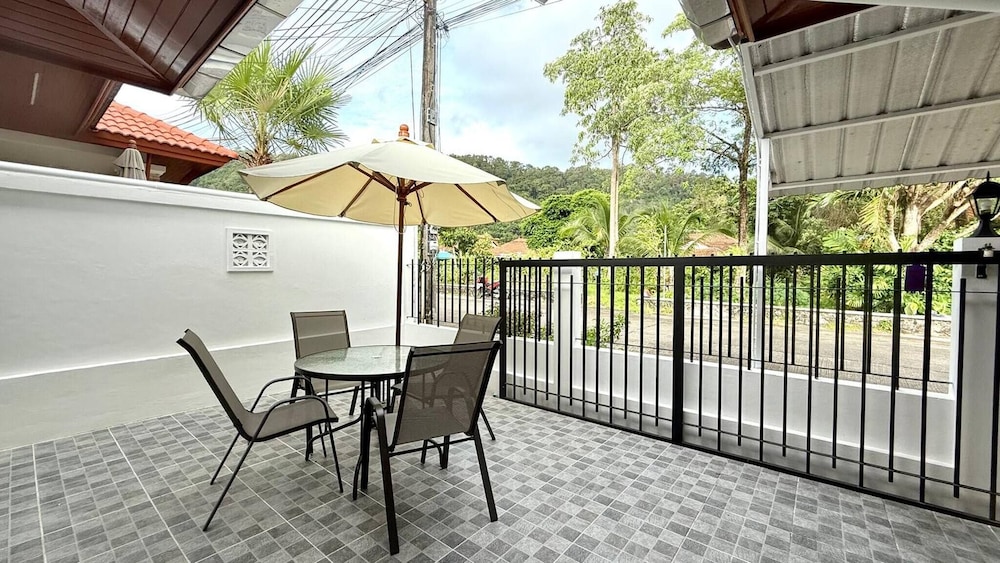Valley 41 - 2 bdr Private Villa Near Phuket Town