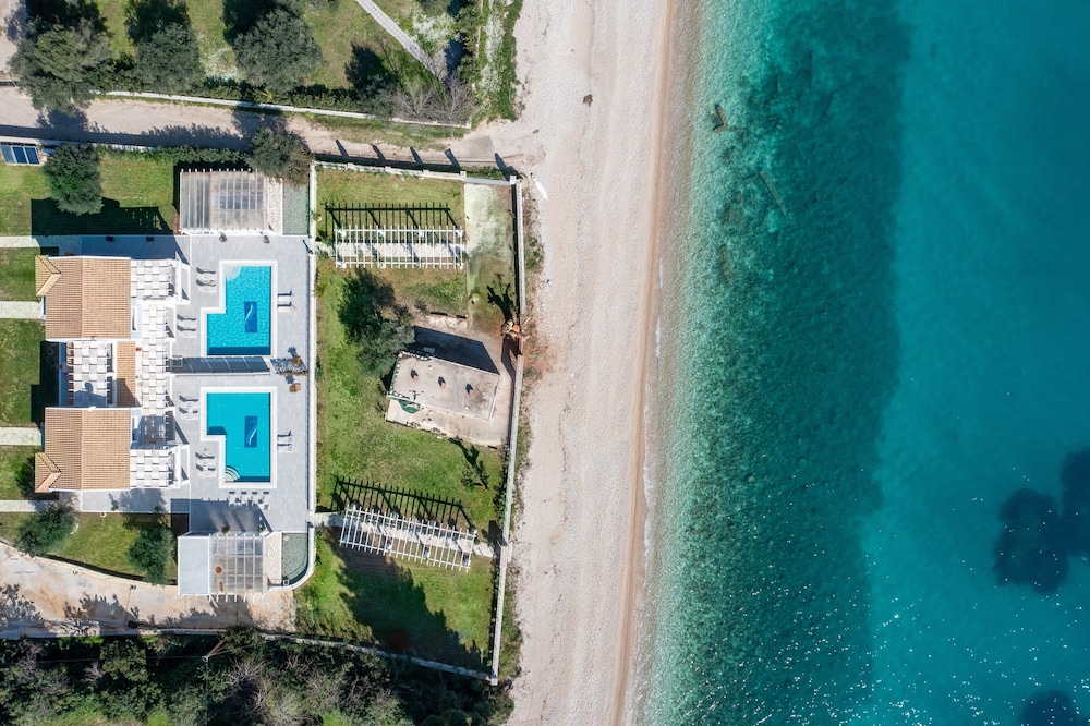 MCN Villas by Whitedreamvillas