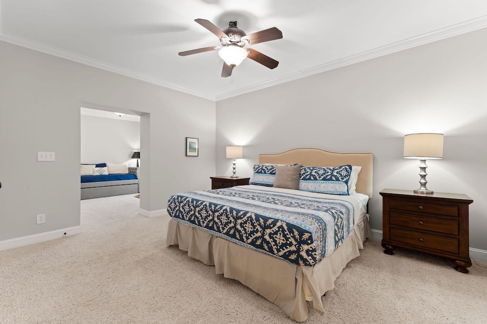 Whitetail Cove by Avantstay Lakefront w/ Pool + Private Dock Sleeps 20 view 5