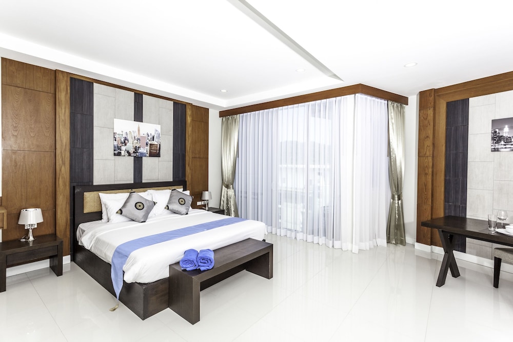 Q Kata Residence