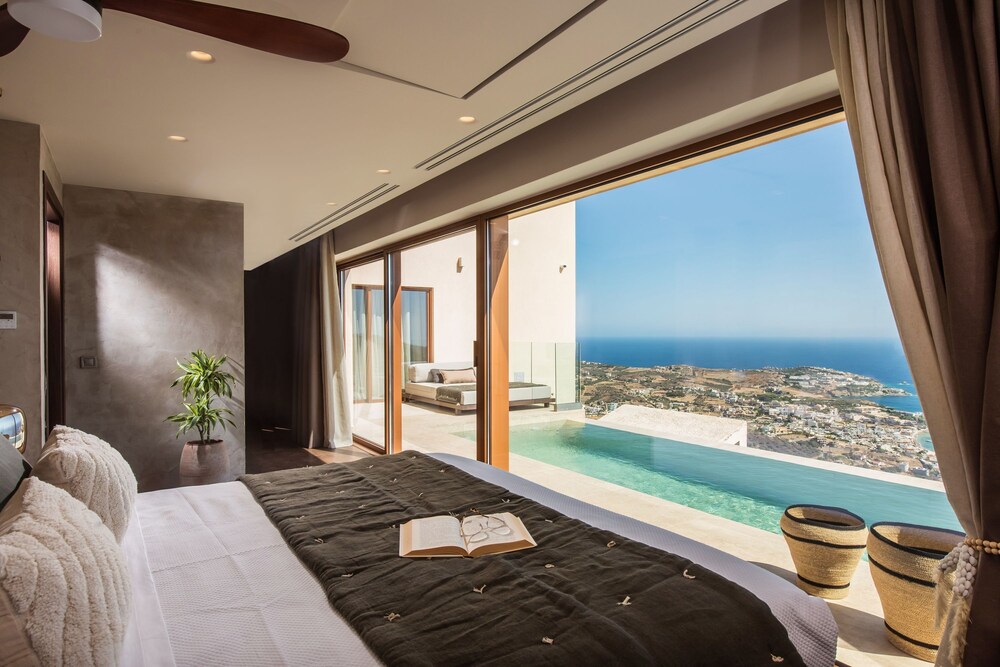 Villa Helios - Elevate Your Senses