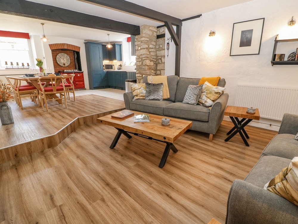 Ellie's Cottage