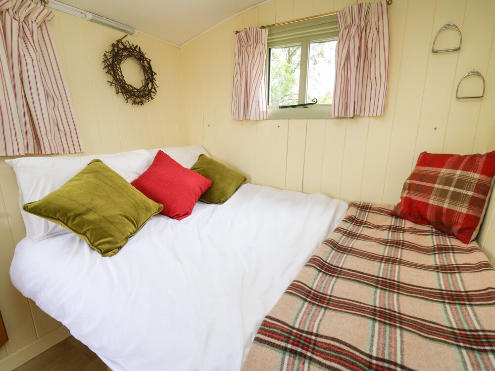 Tilly Gypsy-style Caravan Hut
