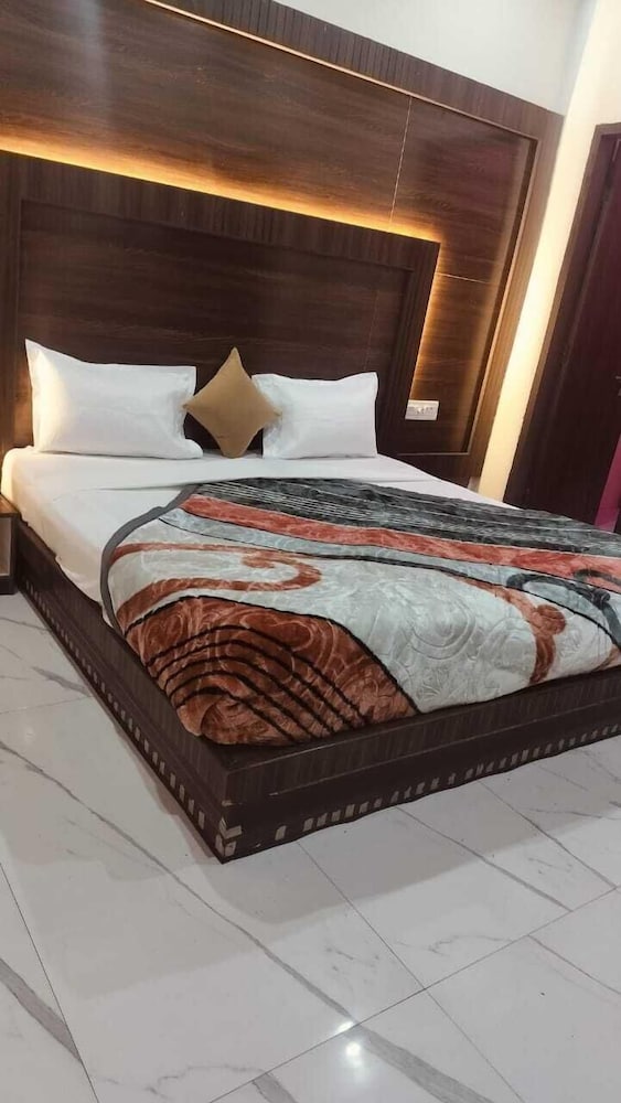 Shri Mohini Kunj Hotel Vrindavan