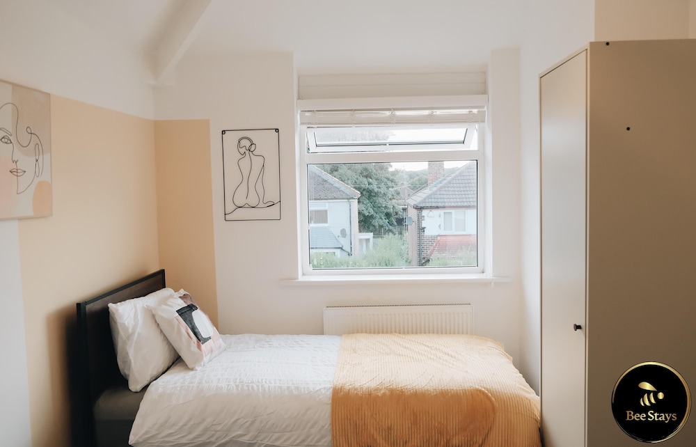 Caldecott House - Close to M60 and M62 view 5