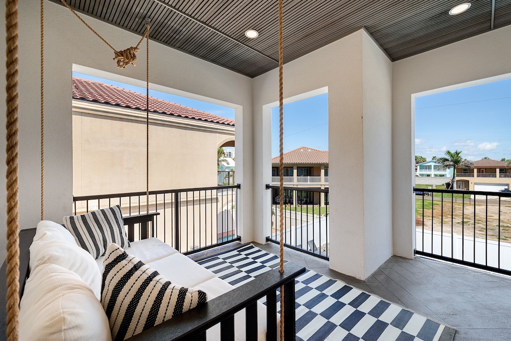 Miramar House, 120 E. Constellation 6 Bedroom Home