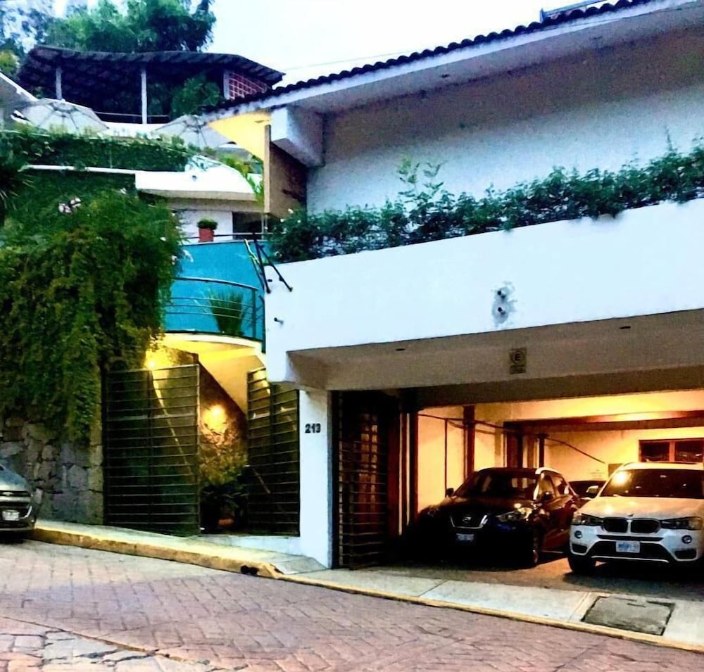 Hotel Casa Cielo - Image 1